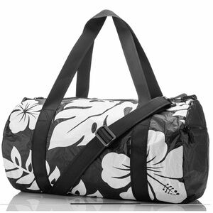 ALOHA Collection Waipi'o Duffle-White & Black